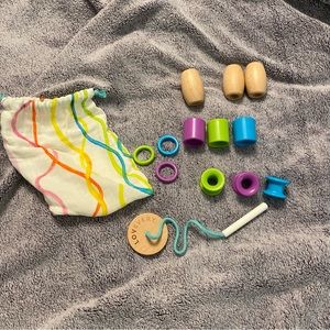 EUC • Lovevery Threadable Bead Kit